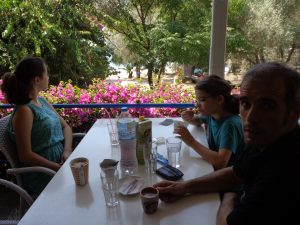 Petit déjeuner au Kalami Beach